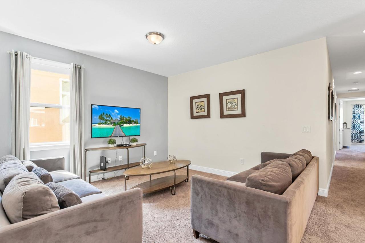 8 Bedroom Vacation Home With Poolオーランド エクステリア 写真