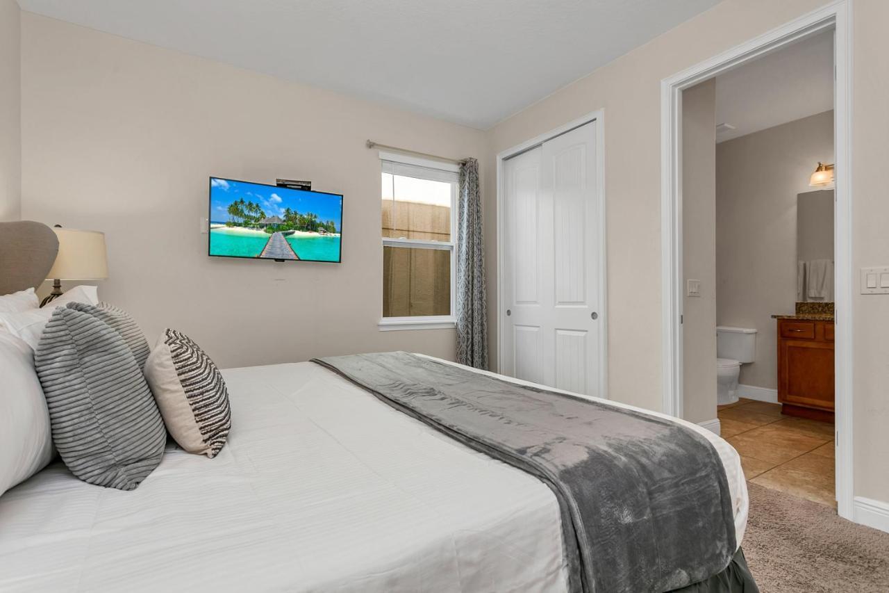 8 Bedroom Vacation Home With Poolオーランド エクステリア 写真